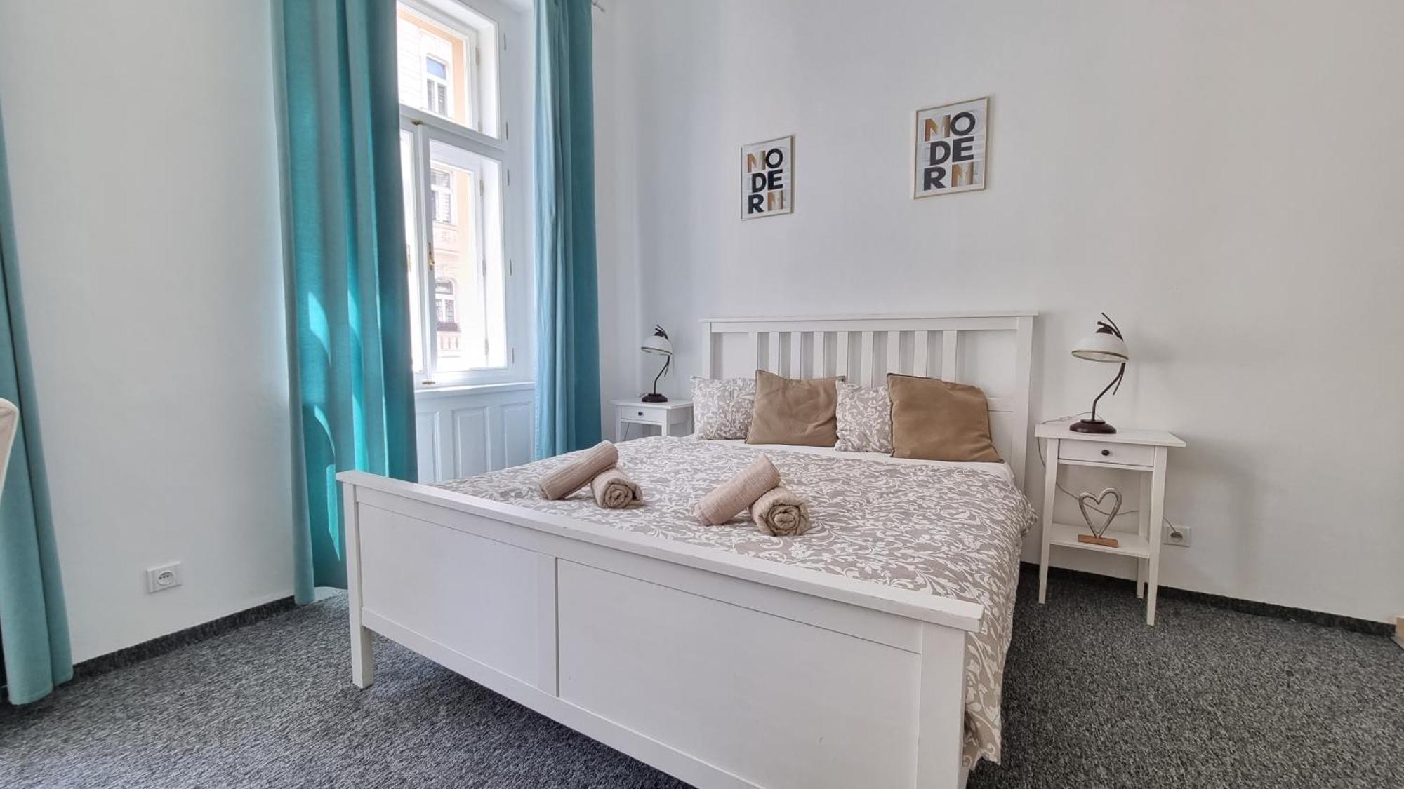 Finnem Rentals Tyrsova Praha Bagian luar foto