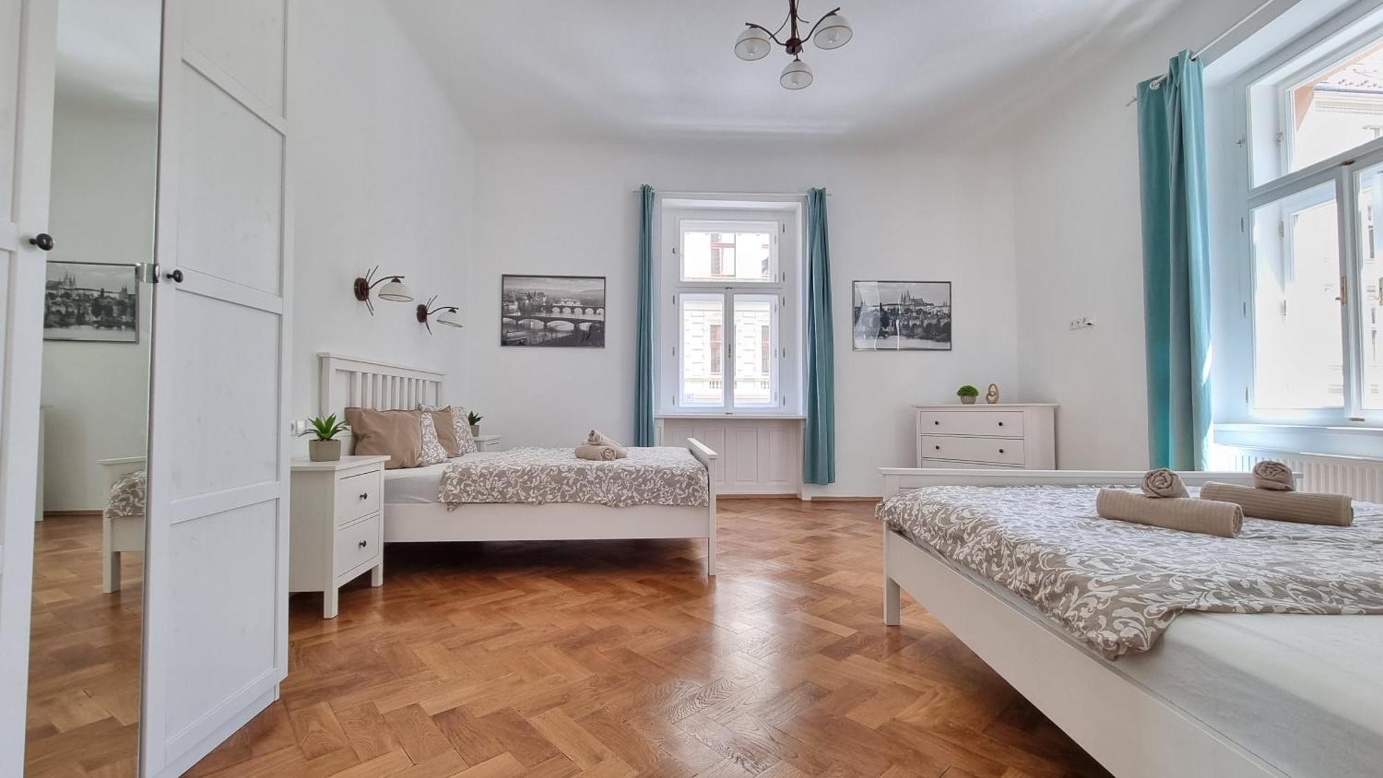Finnem Rentals Tyrsova Praha Bagian luar foto