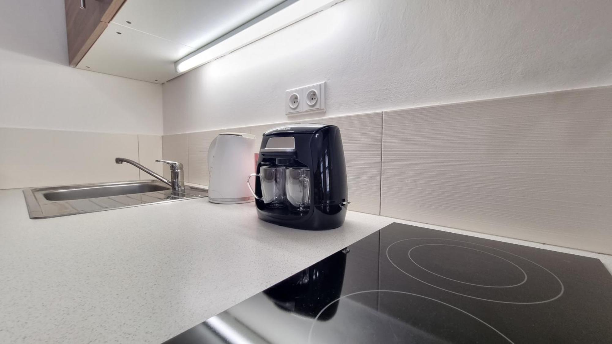Finnem Rentals Tyrsova Praha Bagian luar foto