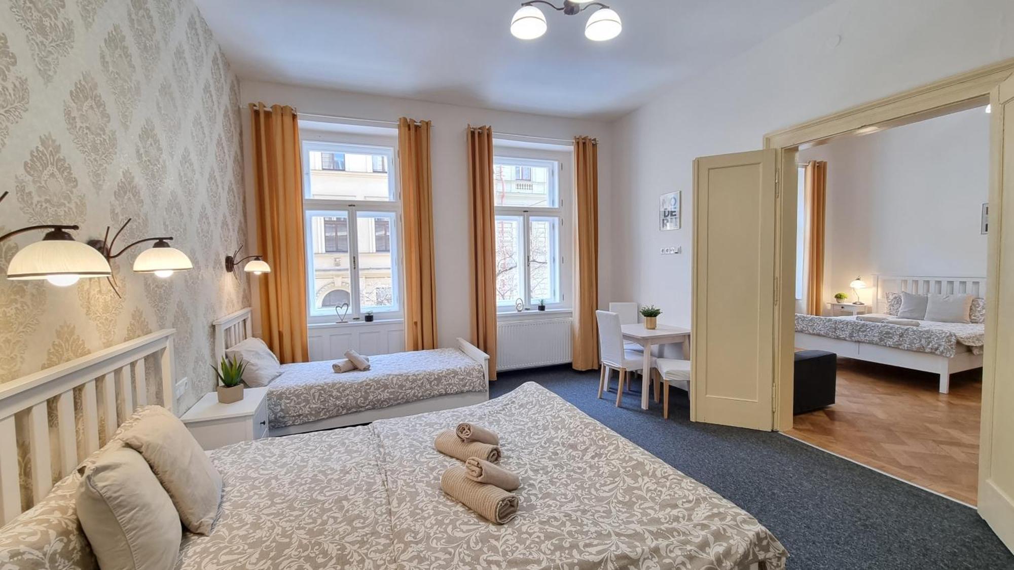 Finnem Rentals Tyrsova Praha Bagian luar foto