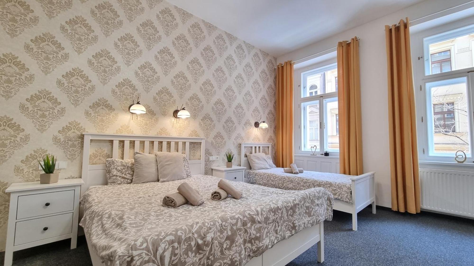 Finnem Rentals Tyrsova Praha Bagian luar foto